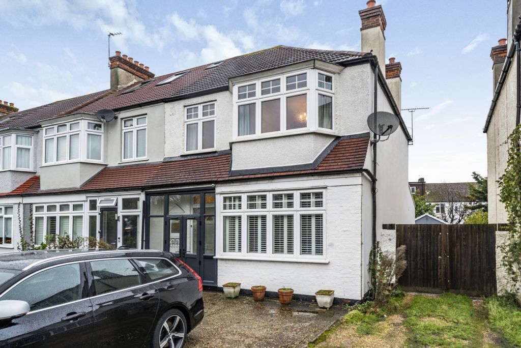 Property photo 1 of 16 932111 (1)