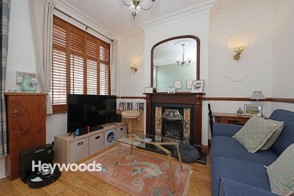 Property photo 2 of 18