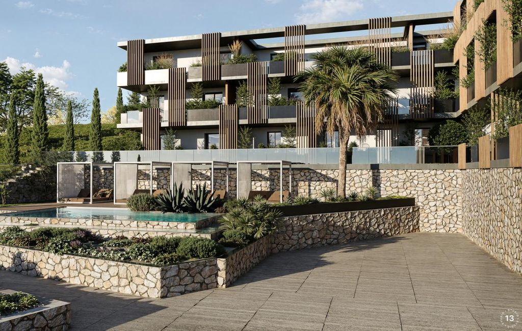 Property photo 2 of 33