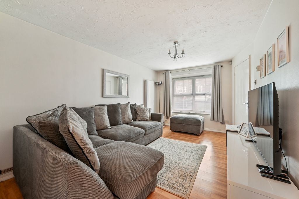 Property photo 3 of 12