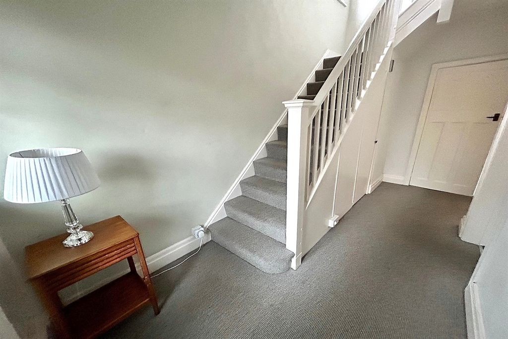 Property photo 2 of 23 Entrance Hallway