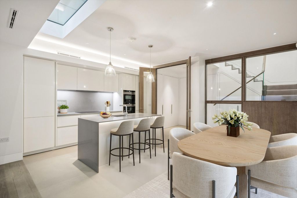 Property photo 2 of 11 Image