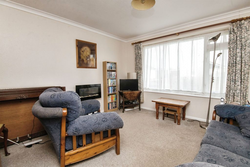 Property photo 3 of 13