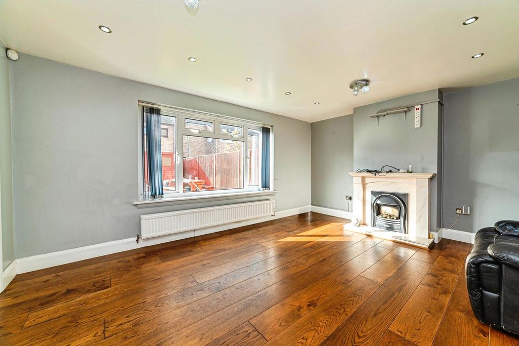 Property photo 3 of 13 Pbox-Img.Jpg