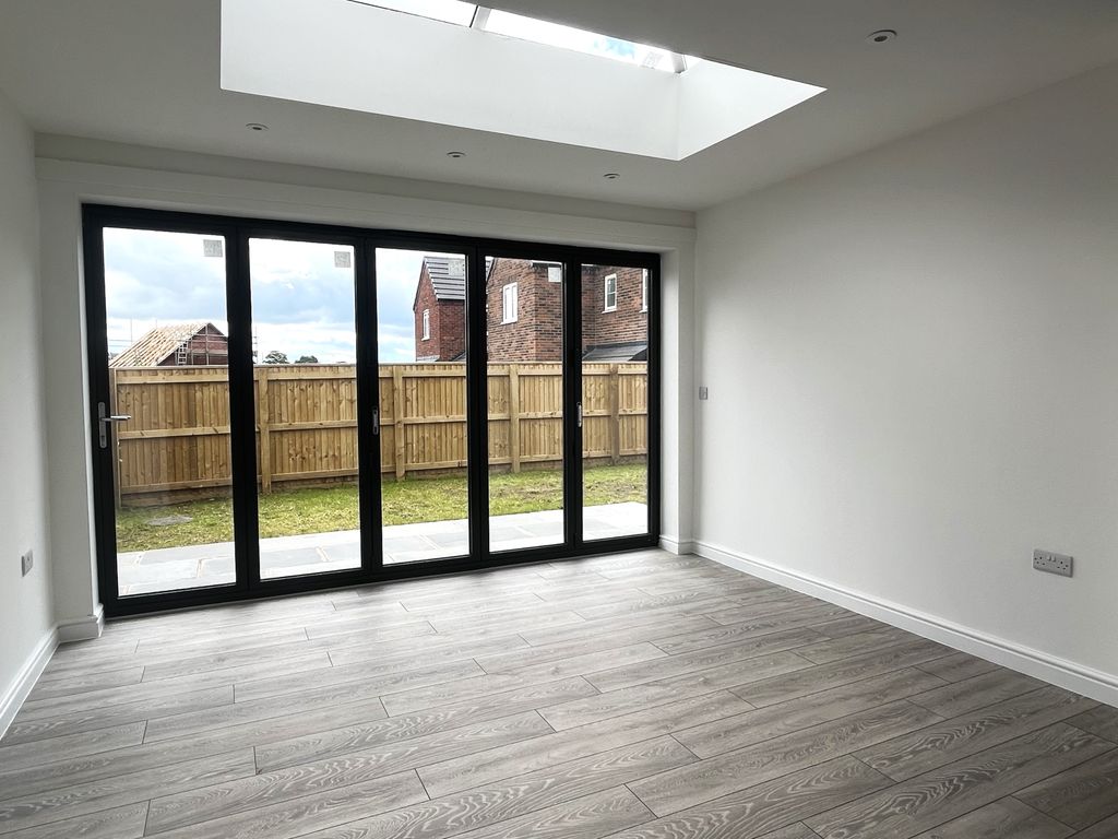 Property photo 1 of 12 Dining Room