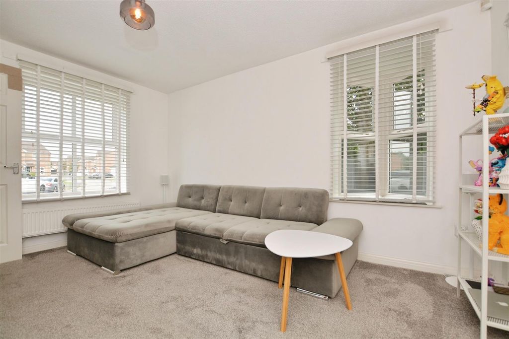 Property photo 2 of 12 Living Room