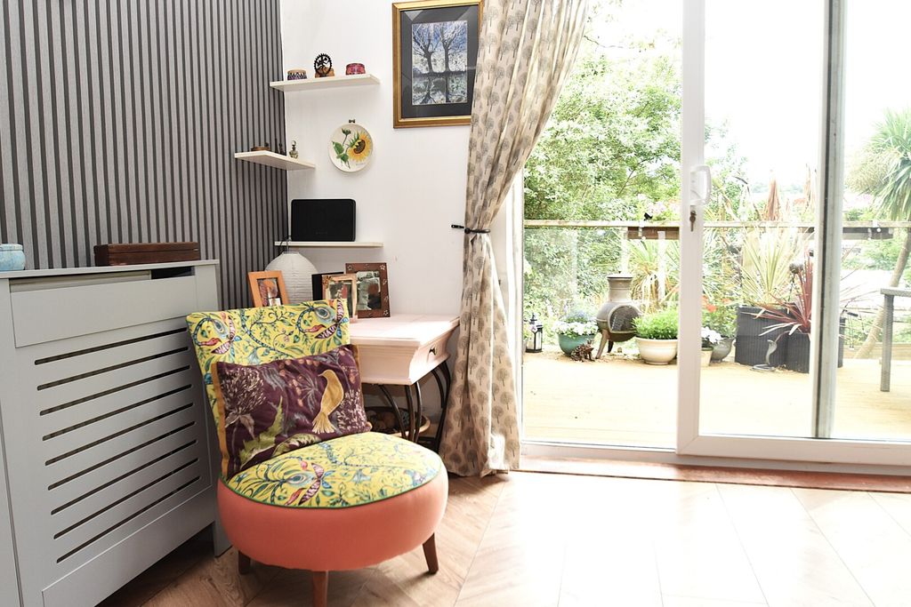 Property photo 3 of 19 Seddons Tiverton