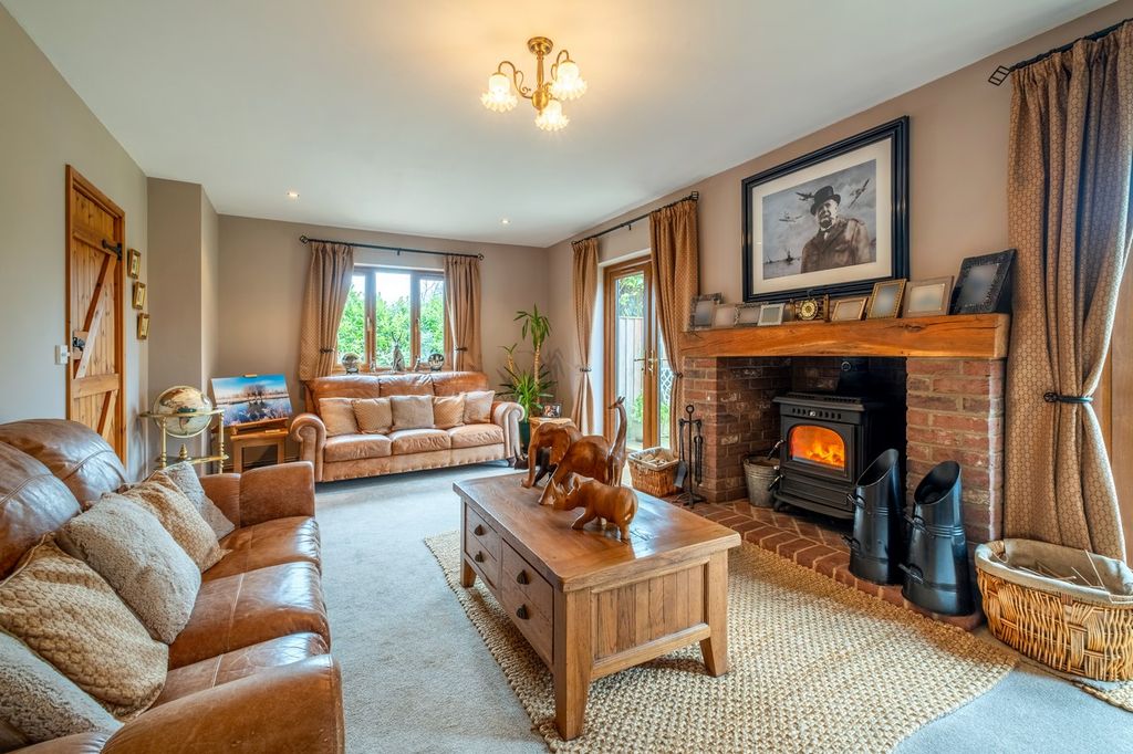 Property photo 3 of 32
