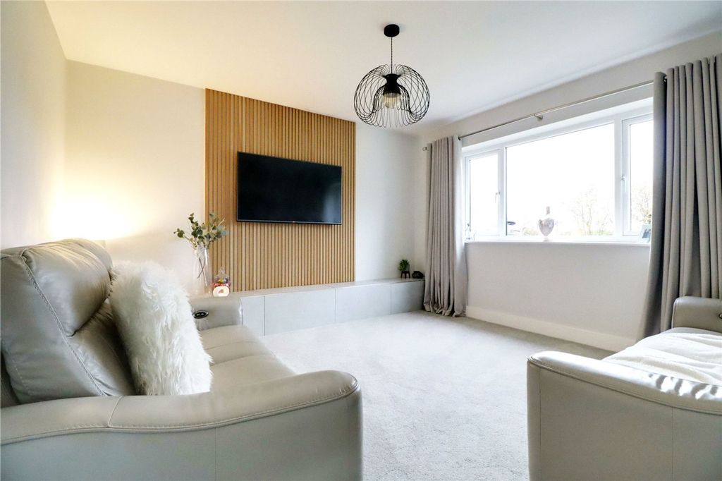 Property photo 3 of 28 Picture No. 27