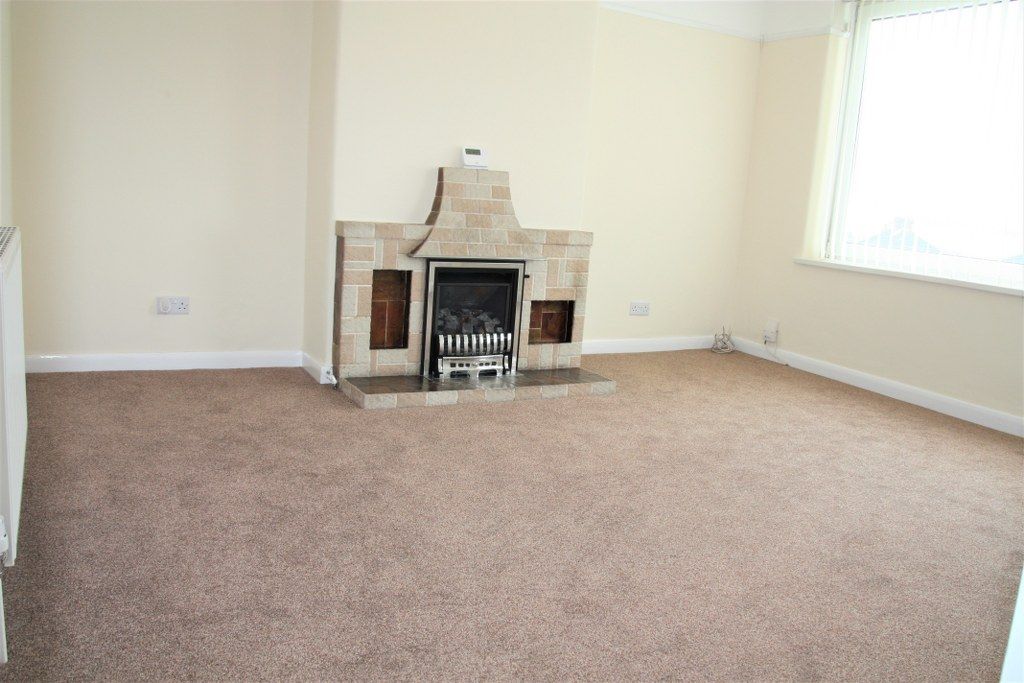 Property photo 2 of 11 Lounge