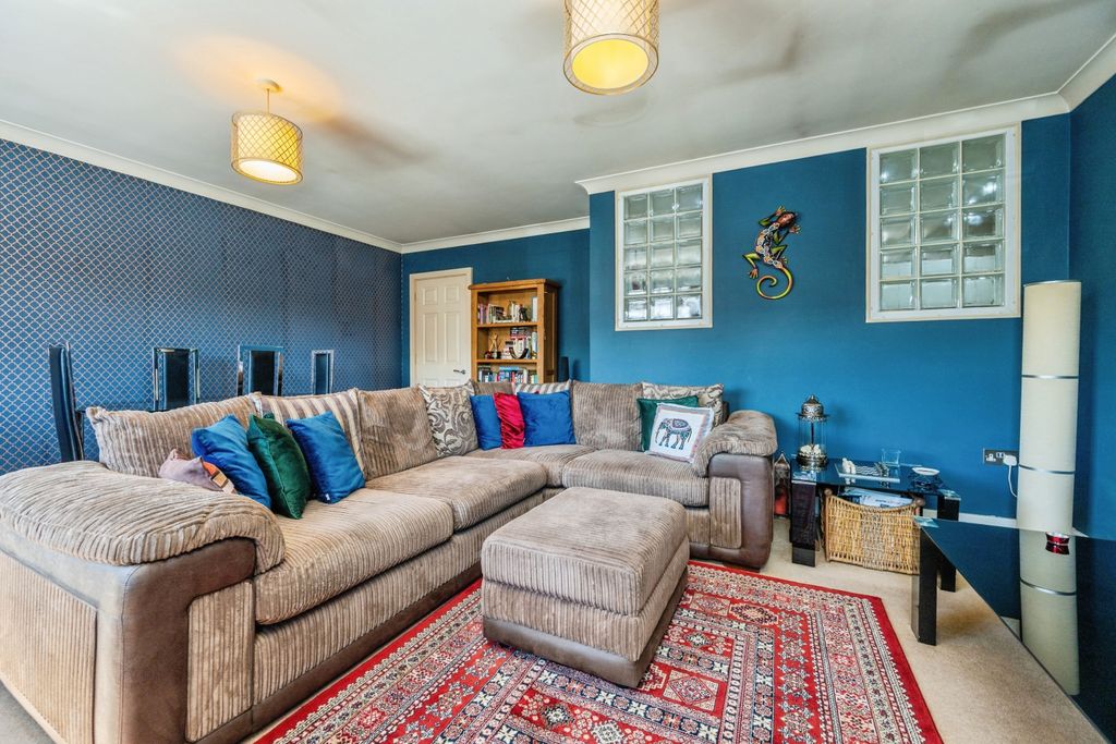 Property photo 2 of 15