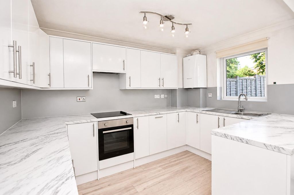 Property photo 3 of 17 B8015290-40E7-463c-Af39-10B567E43Fe6.Png