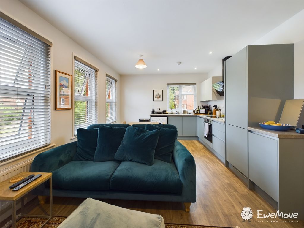 Property photo 1 of 7 Cam02877G0-Pr0052-Still009