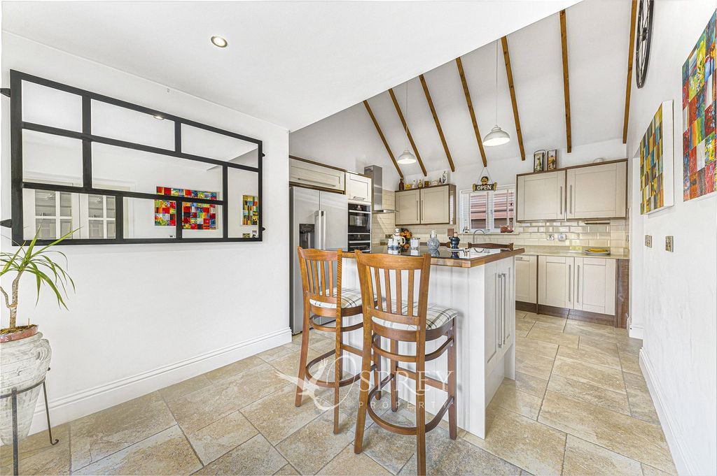 Property photo 2 of 14 Kitchen
