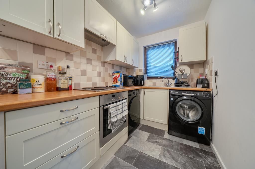 Property photo 2 of 12 Kitchen