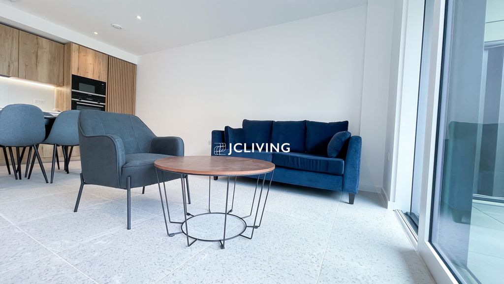 Property photo 1 of 13 Georgette Apartments 10 Cendal Crescent London E1