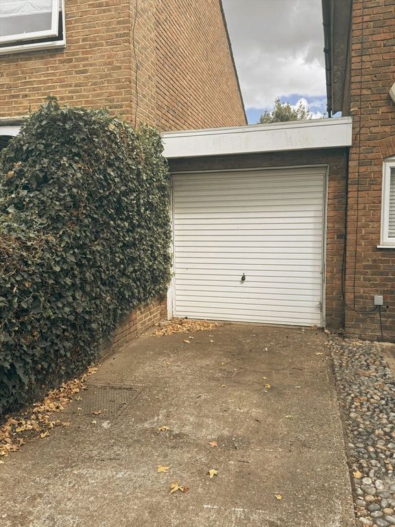 Property photo 1 of 2