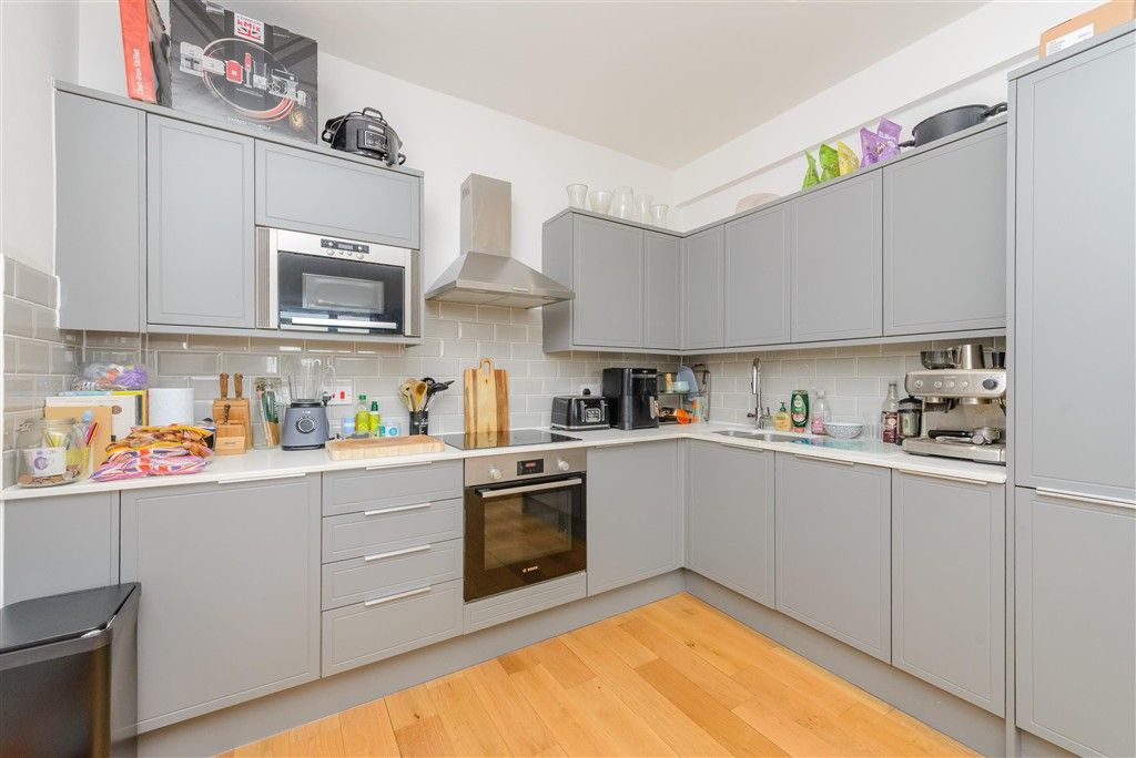 Property photo 2 of 6 Kitchen