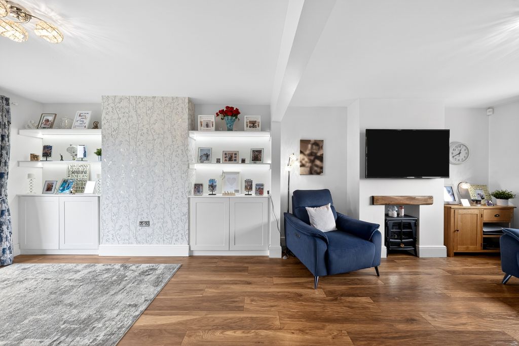 Property photo 3 of 20 Lounge/Dining Room