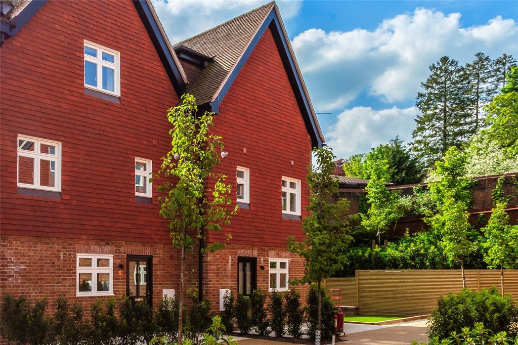 Property photo 1 of 16 External