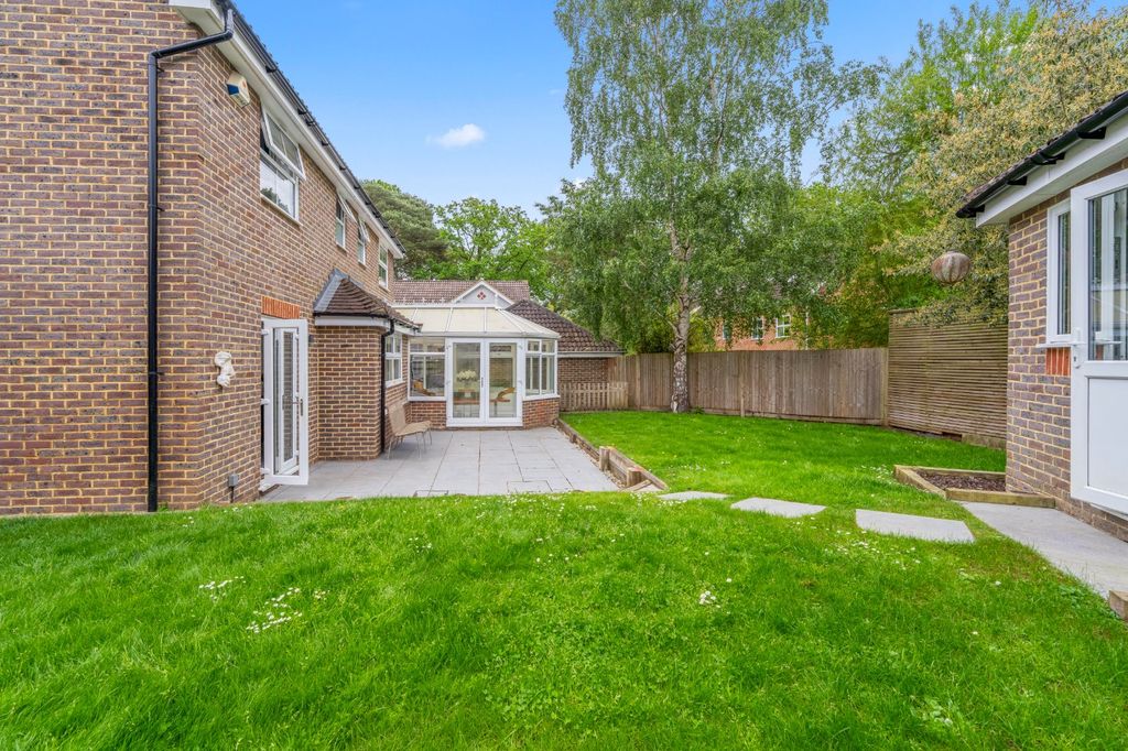Additional image 16 of 6 bed detached house for saleRoyal Oak Drive, Crowthorne, Berkshire RG45