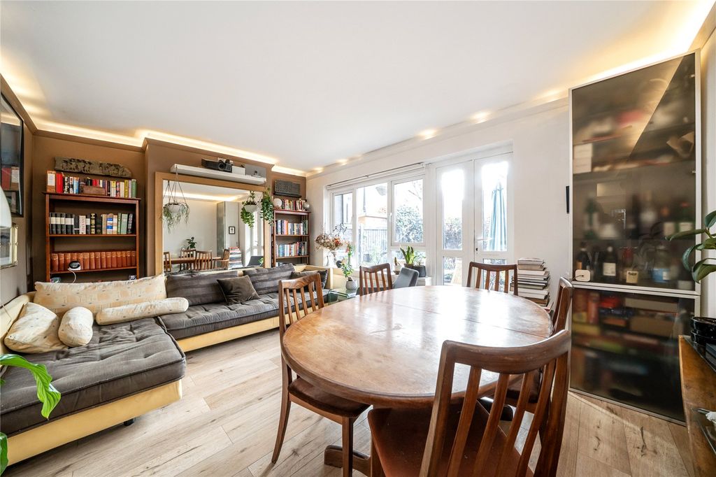 Property photo 3 of 13 Reception