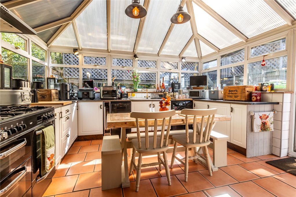 Property photo 2 of 48 Picture No. 27