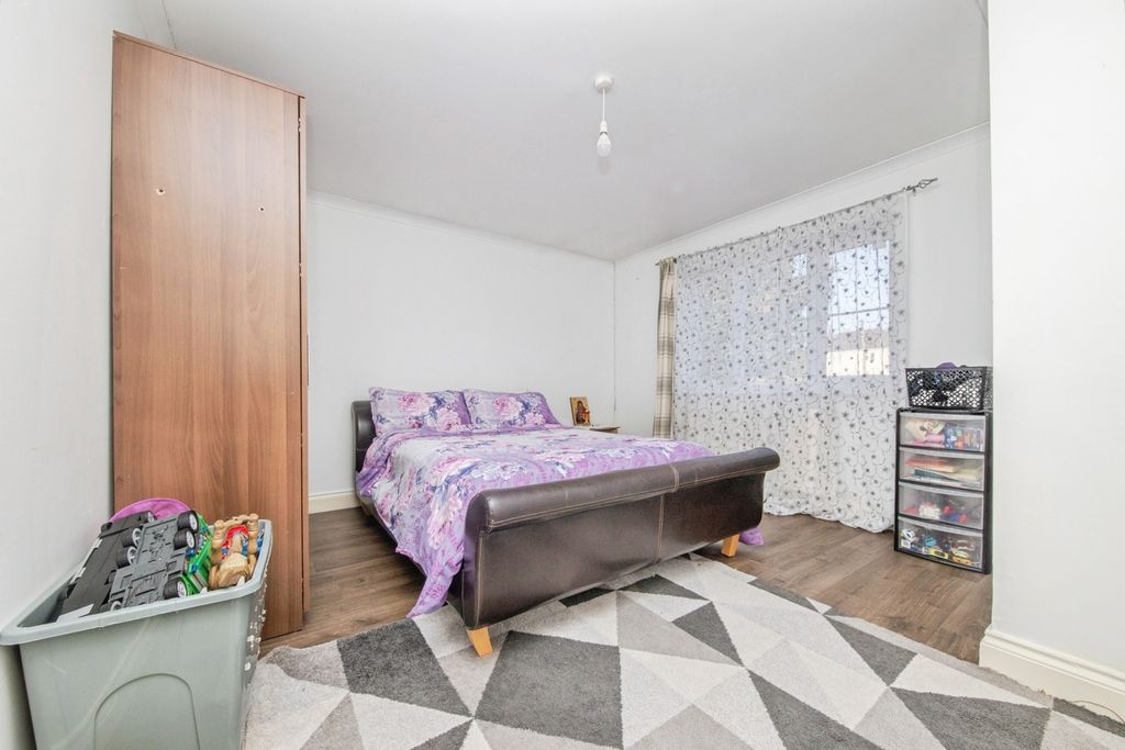 Property photo 3 of 15 Photo