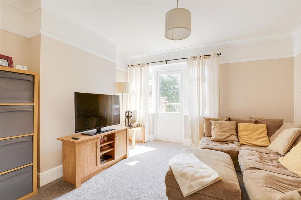 Property photo 2 of 20