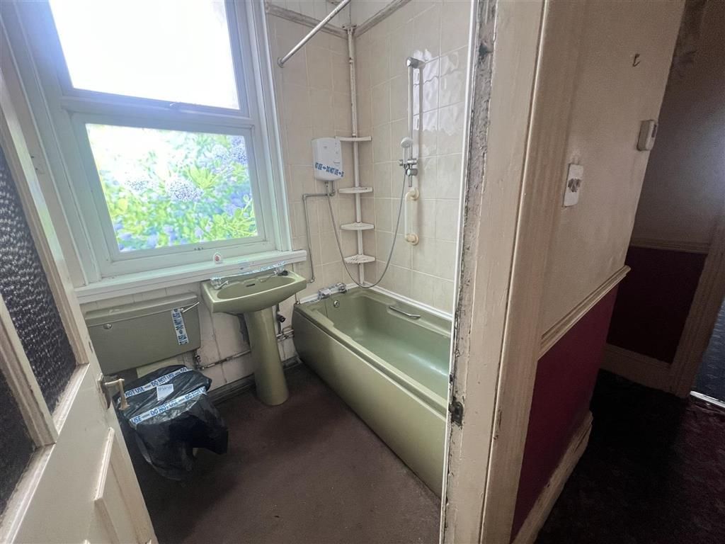 Property photo 3 of 11