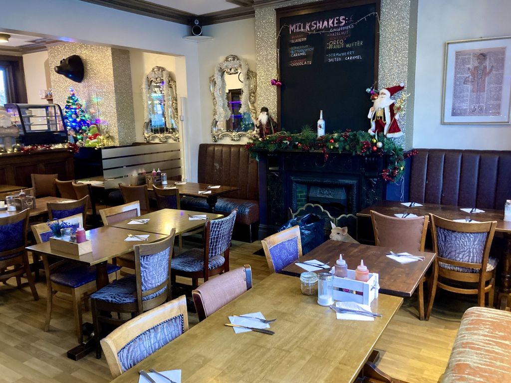 Property photo 2 of 8