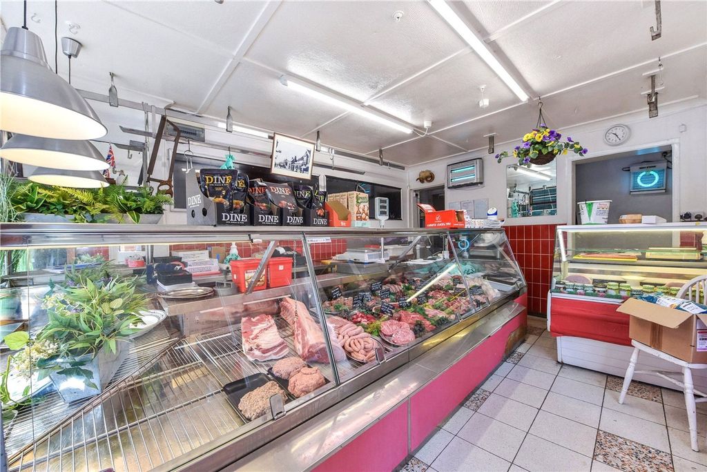 Property photo 2 of 8 Picture No. 04