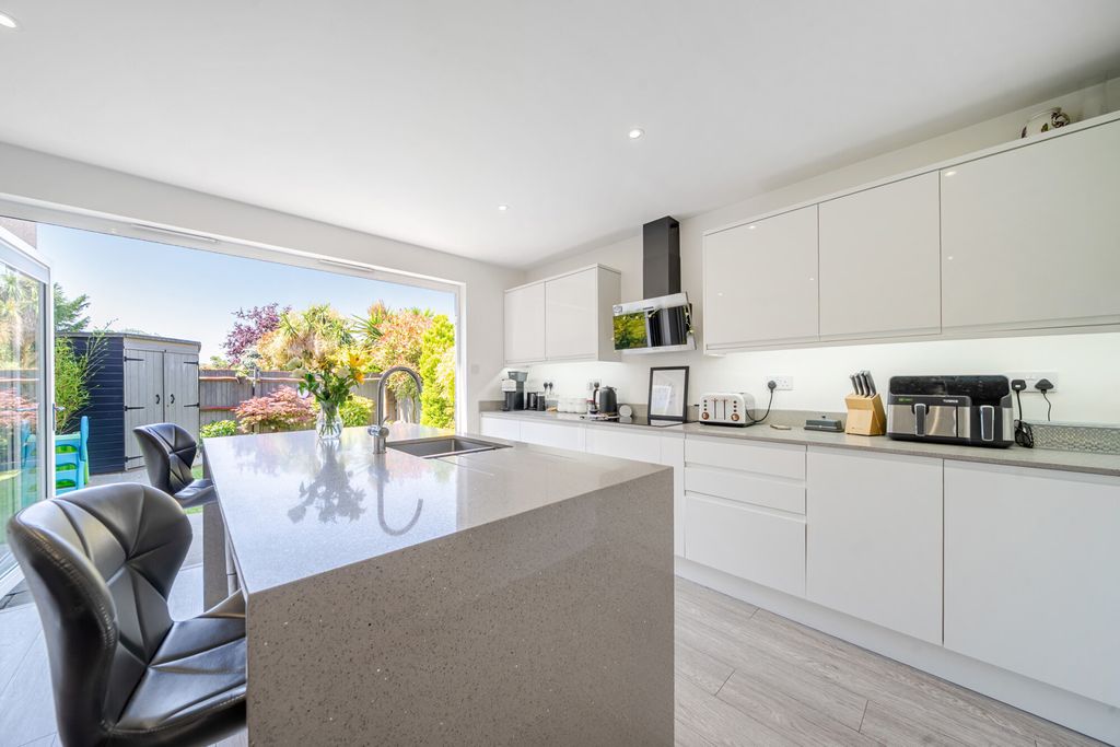 Property photo 3 of 10 1477757-16-6A3566...