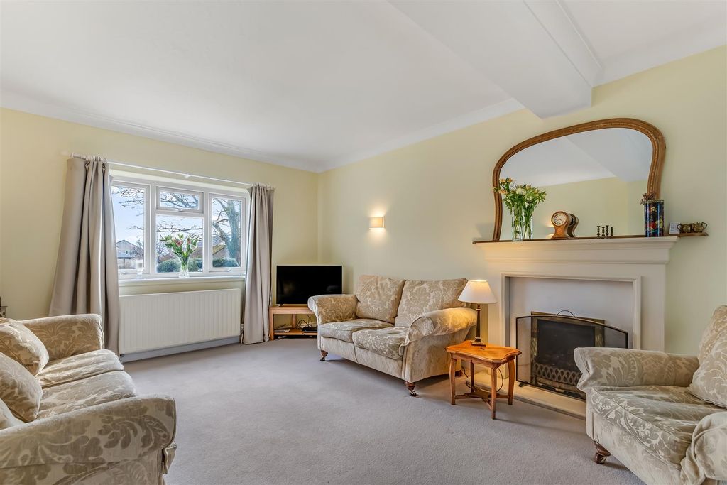 Property photo 3 of 19 Sitting Room.Jpg