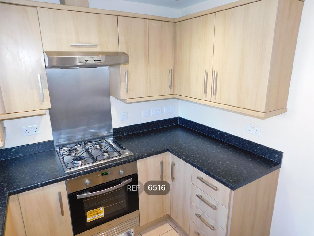 Property photo 3 of 13 Kitchen