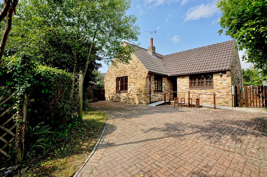 Property photo 1 of 20