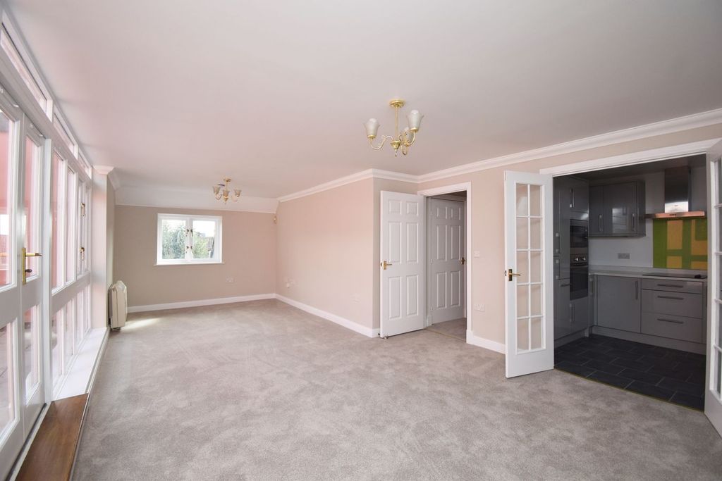 Property photo 2 of 17