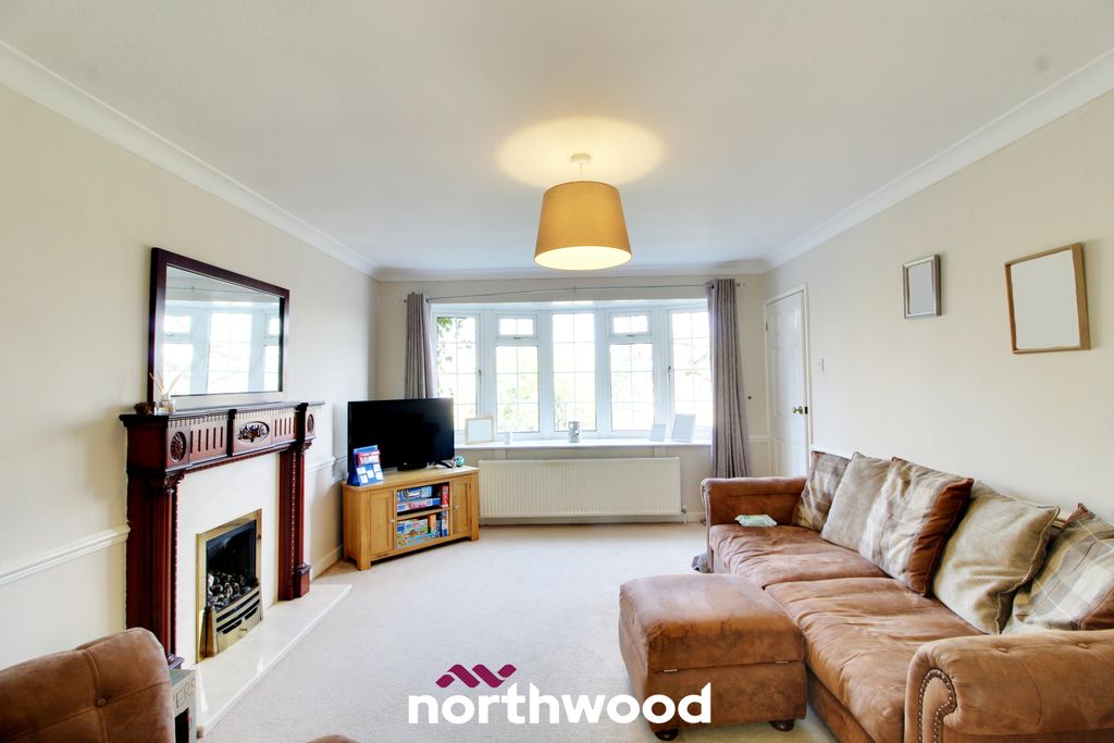 Property photo 3 of 28