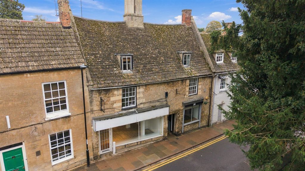 Property photo 1 of 16 2_Saint_Osyths_Lane_Oundle_Peterborough_Pe8_4Bg_Dj