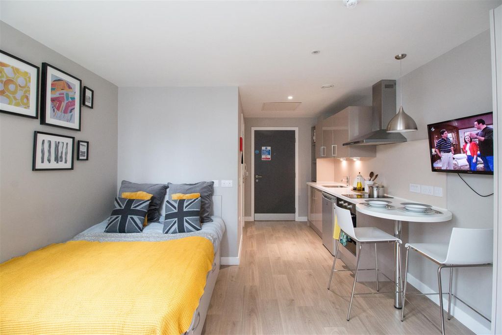 Property photo 1 of 53