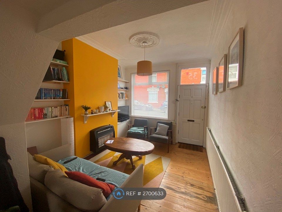 Property photo 2 of 16 Lounge