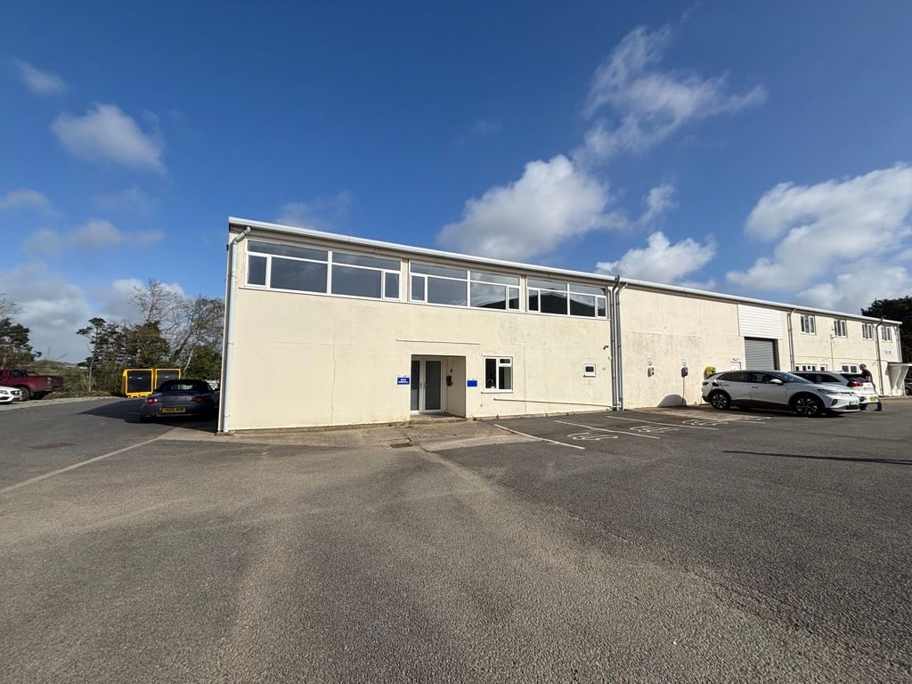 Property photo 1 of 7 Photo 4