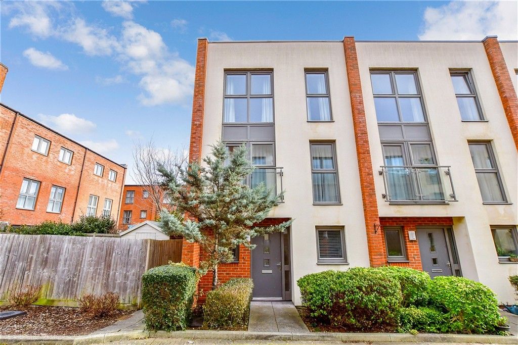 Property photo 1 of 12 External (Web)