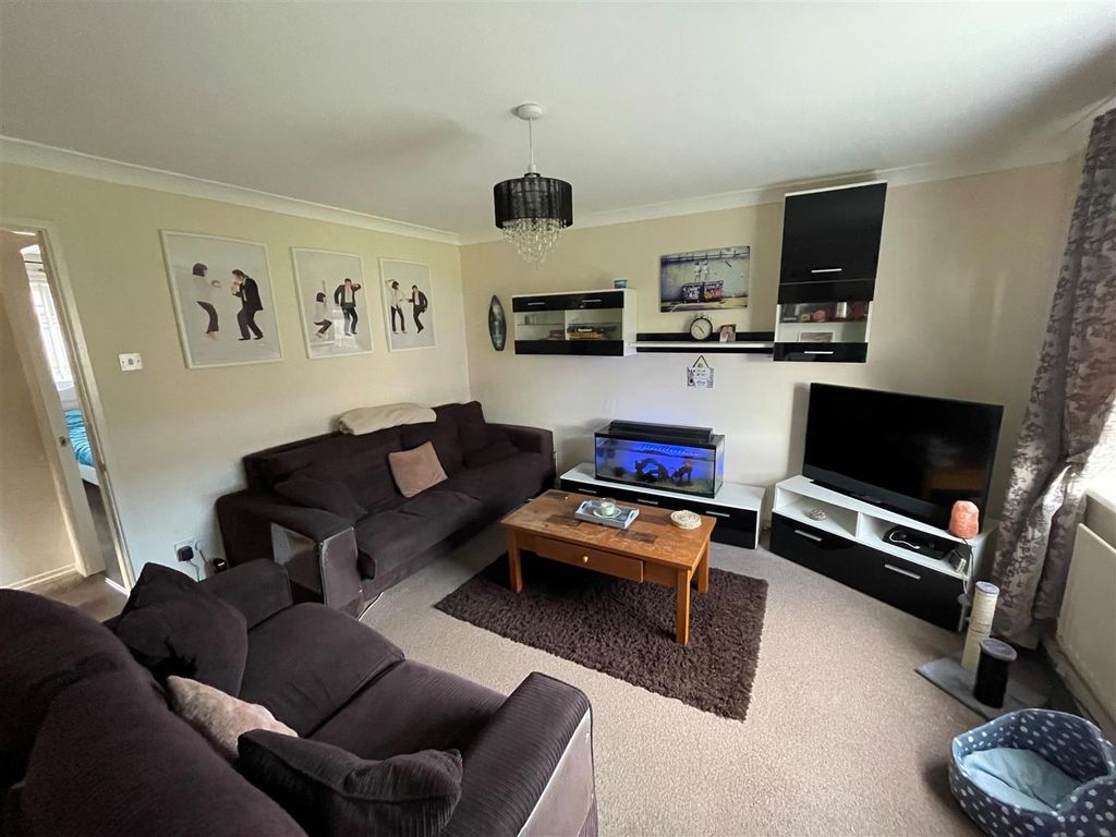 Property photo 2 of 7 Lounge 1.Jpg
