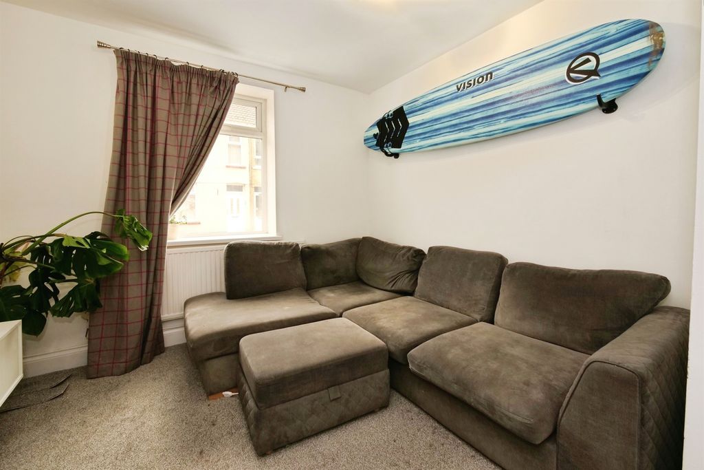 Property photo 3 of 24