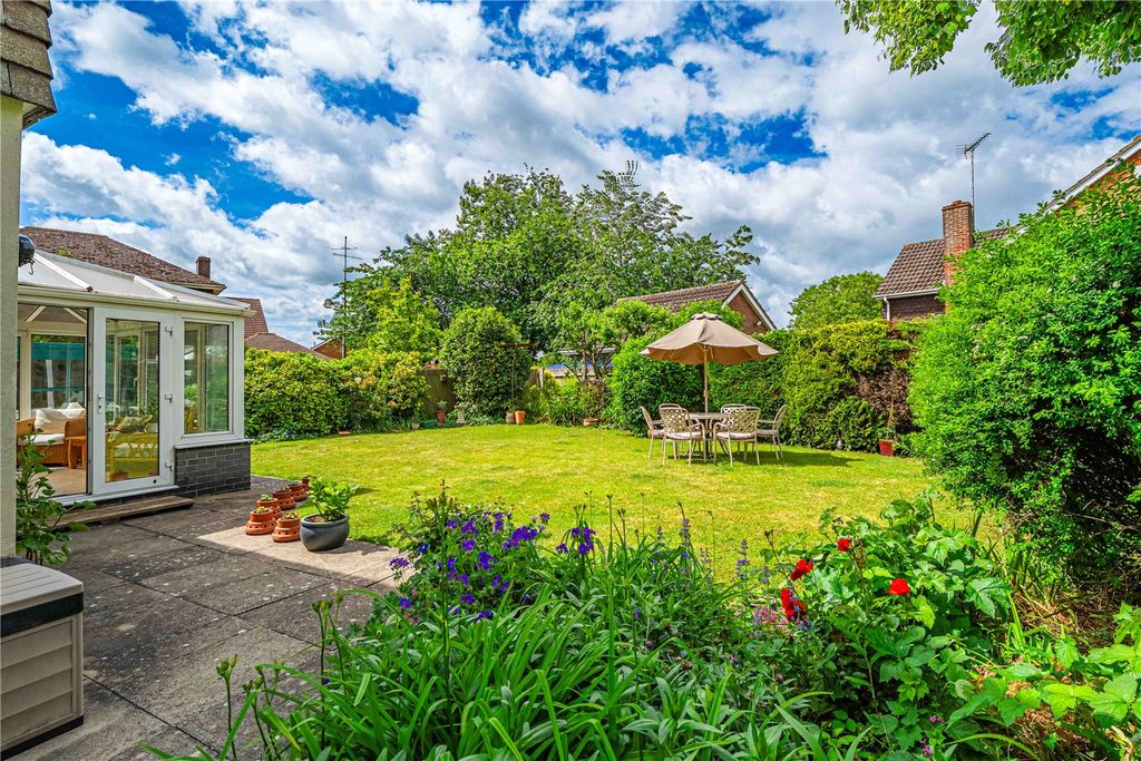 Property photo 2 of 25 Picture No. 29