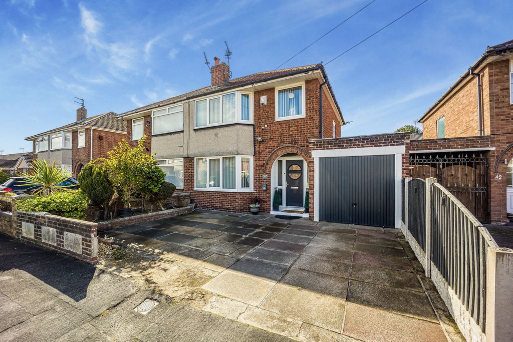 Property photo 1 of 8