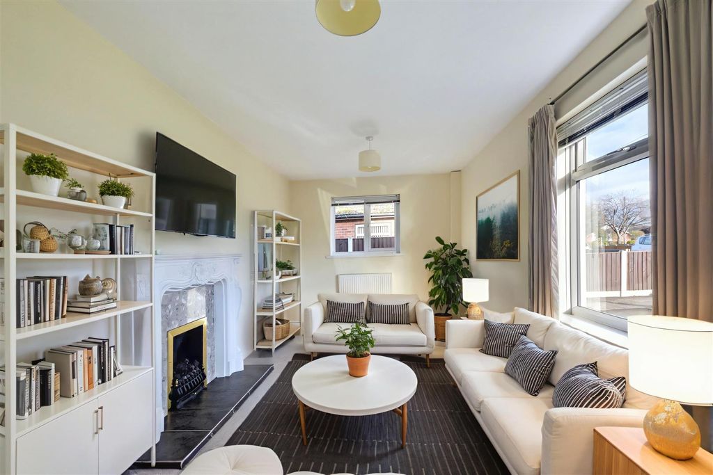 Property photo 2 of 23 Lounge_2 - 0 (1).Jpeg