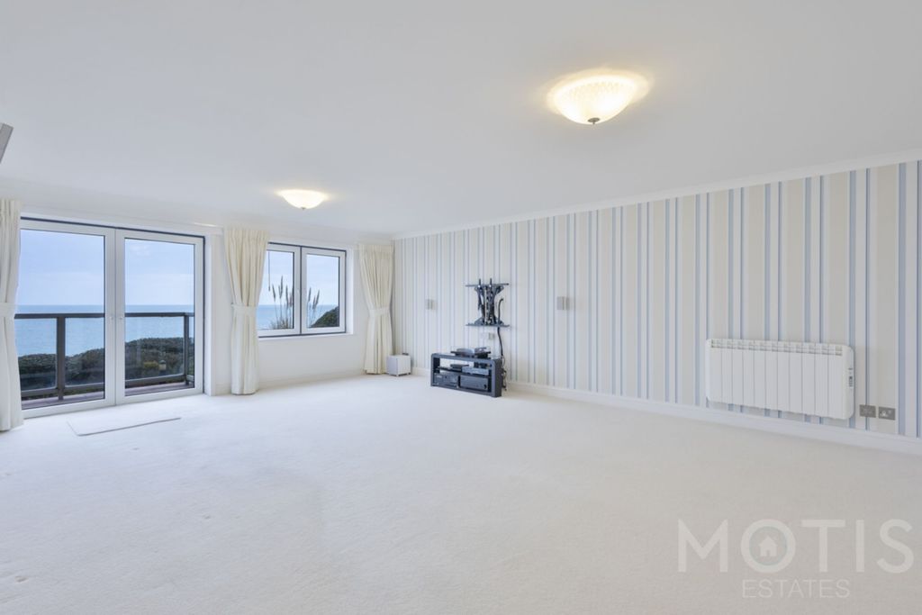 Property photo 2 of 18 Photo 2