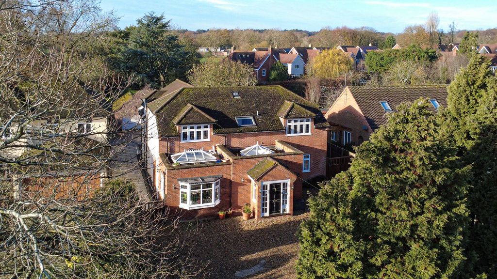 Property photo 2 of 31